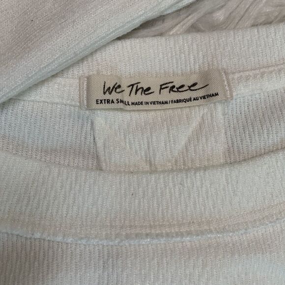 🟢3 items for $20—WE THE FREE long sleeve top wide neck curved hemline women’s XS - Picture 4 of 9